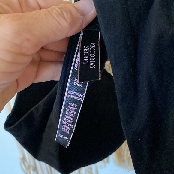 Victoria's Secret Black Bra with Molded Cups and Adjustable Straps - Picture 4 of 5